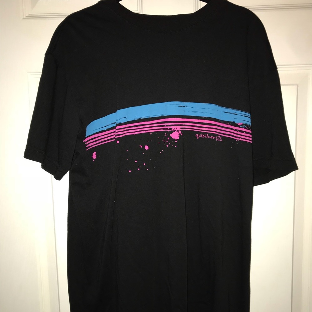 Men’s medium quiksilver t-shirt never been worn